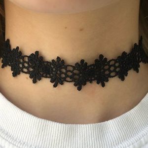 Choker necklace